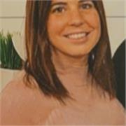 Profesora titulada ofrece clases castellano para alumnos interesados en mejorar su conversación o diálogos en un ambiente laboral.